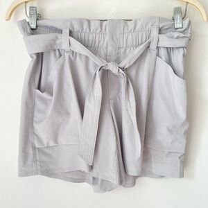 Athleta Shorts Women’s 8 Tall Skyline Paper Bag Belted Short